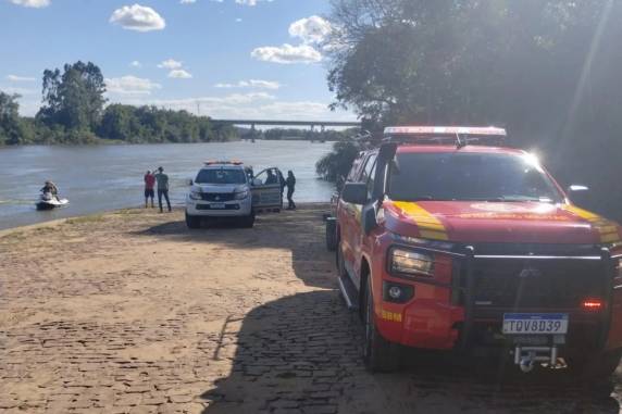 Roberta dos Reis Costantin, 21 anos, estava desaparecida havia quatro dias após cair na água enquanto realizava coleta