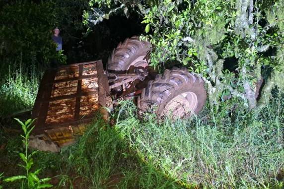 Acidente ocorreu enquanto a vítima trabalhava com abelhas, na noite de sábado (10)