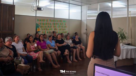 Formação reforçou boas práticas de higiene, segurança alimentar e qualidade nutricional das refeições oferecidas aos alunos da rede municipal.