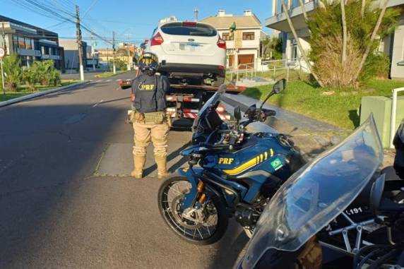 Motorista afirmou que desobedeceu à ordem de parada para fiscalização porque havia ingerido a bebida alcoólica