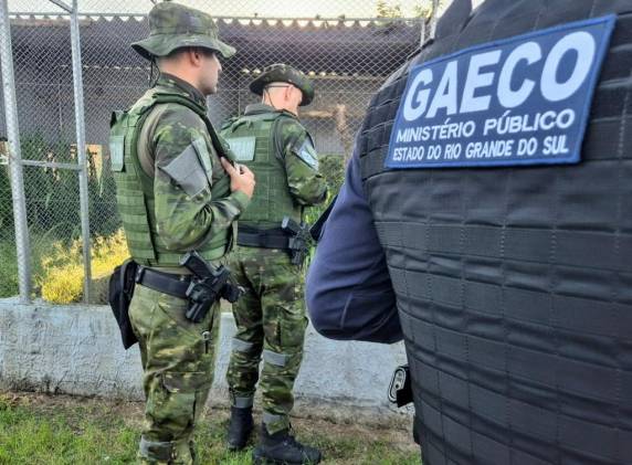 Ação integrada entre Ministério Público do Rio Grande do Sul e Ministério Público de Santa Catarina resultou em prisões e buscas em cinco estados; Pelotas e Glorinha estão entre os municípios gaúchos alvo da ofensiva