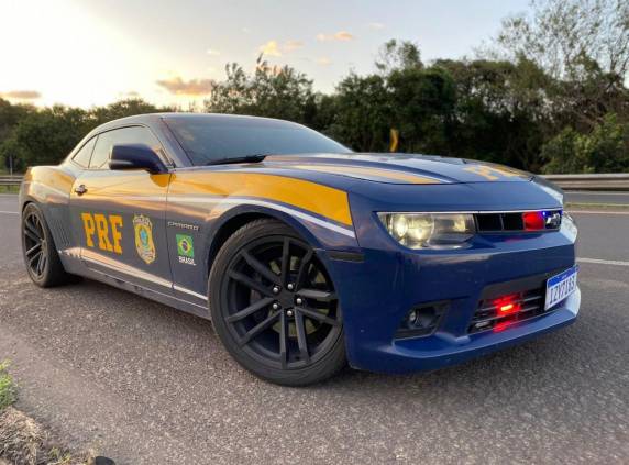 A Polícia Rodoviária Federal marcará presença na Expodireto Cotrijal, em Não-Me-Toque, com uma programação especial voltada à educação para o trânsito, destacando a Carreta Cinema Rodoviário e a exposição de viaturas icônicas como o Camaro e a motocicleta BMW 1250, reforçando a conscientização e a proximidade com a comunidade.