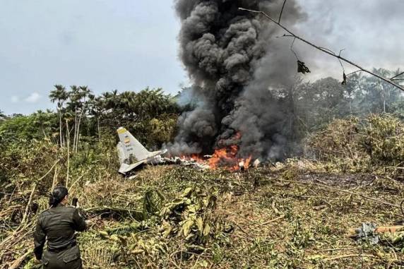Aeronave teria enfrentado problemas logo após decolar. Governo do departamento onde aconteceu o acidente disse que há pelo menos oito mortos e mais de 80 feridos