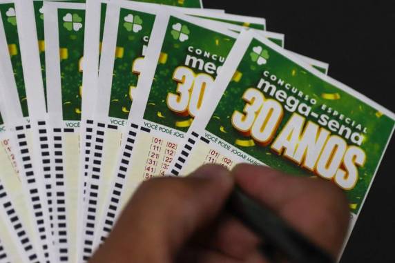 Prêmio foi o maior da história em concursos especiais fora da Mega da Virada