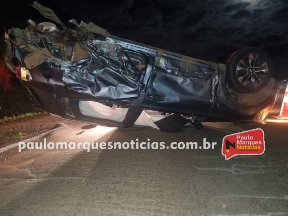 Acidente ocorreu na localidade de Bela Vista, próximo ao acesso ao distrito de Consolata; um dos veículos capotou sobre a pista